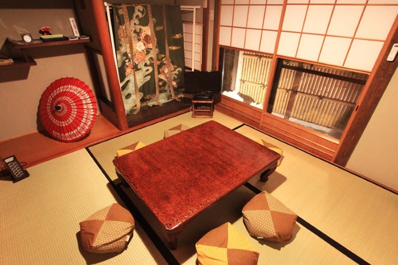 館内
