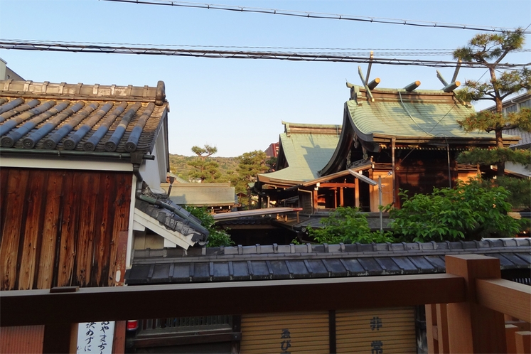 2階　和室からゑびす神社の眺望