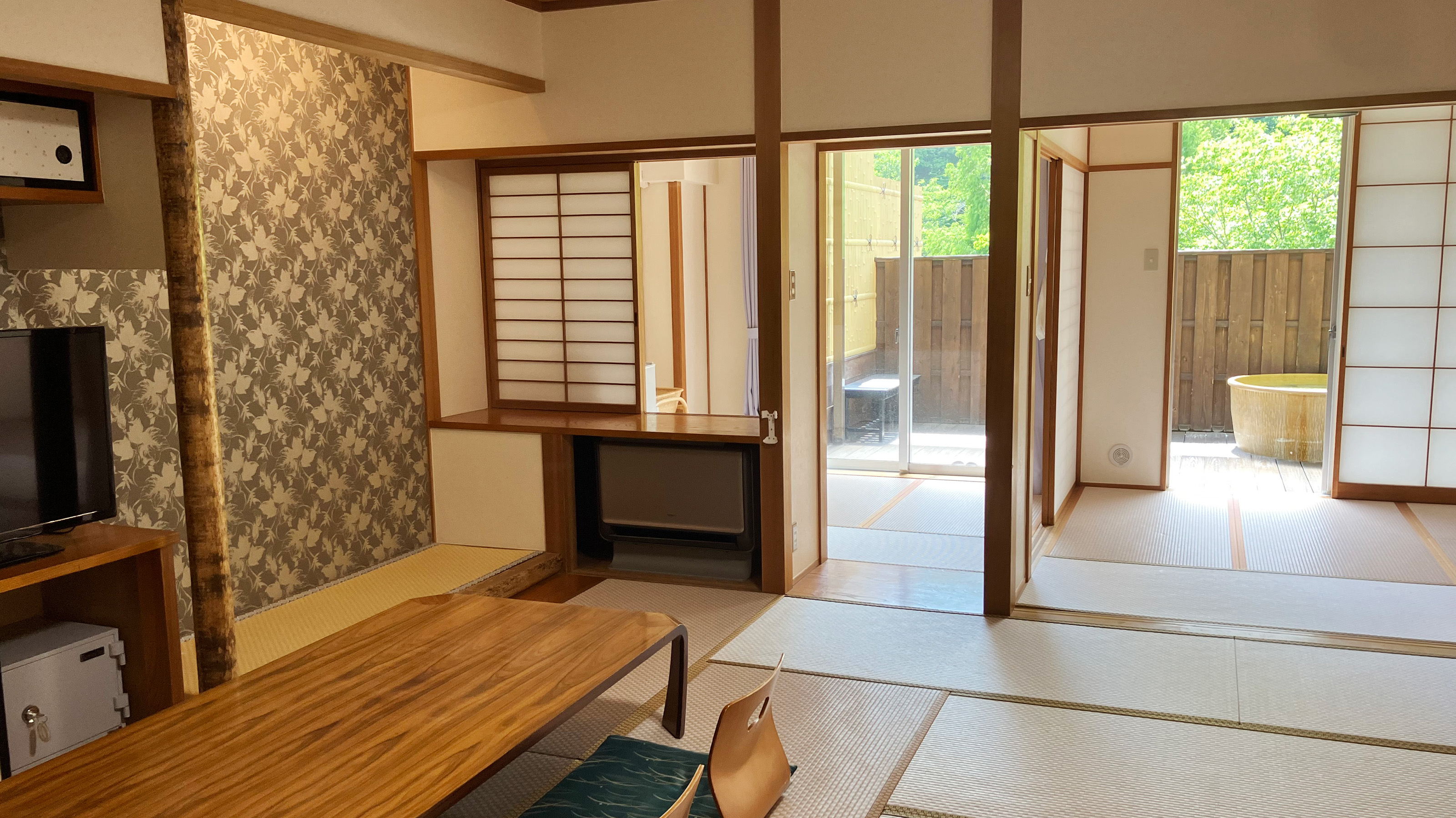 露天風呂付客室（陶器）