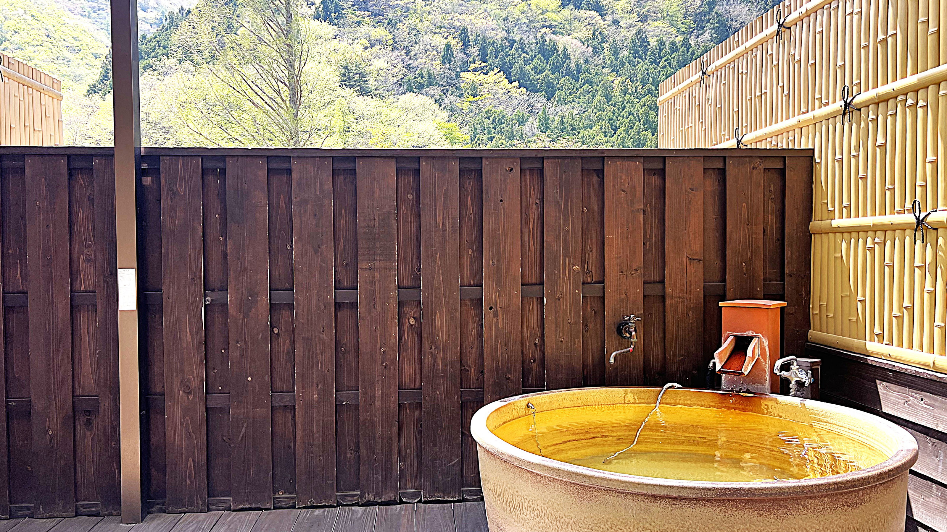 露天風呂付客室（陶器）