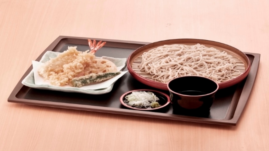 １階「天丼てんや」朝食　天ぷら蕎麦（冷）