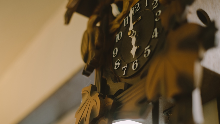 ・館内設備一例　レトロな時計