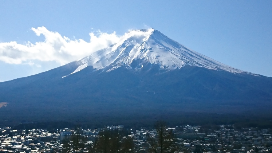 新倉山忠霊塔からの富士山（冬）