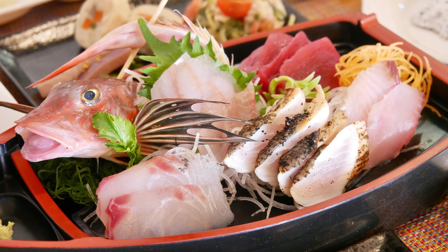 【直前割】飲み放題＆地魚舟盛り＆国産牛の2食付！貸切温泉でリフレッシュ♪