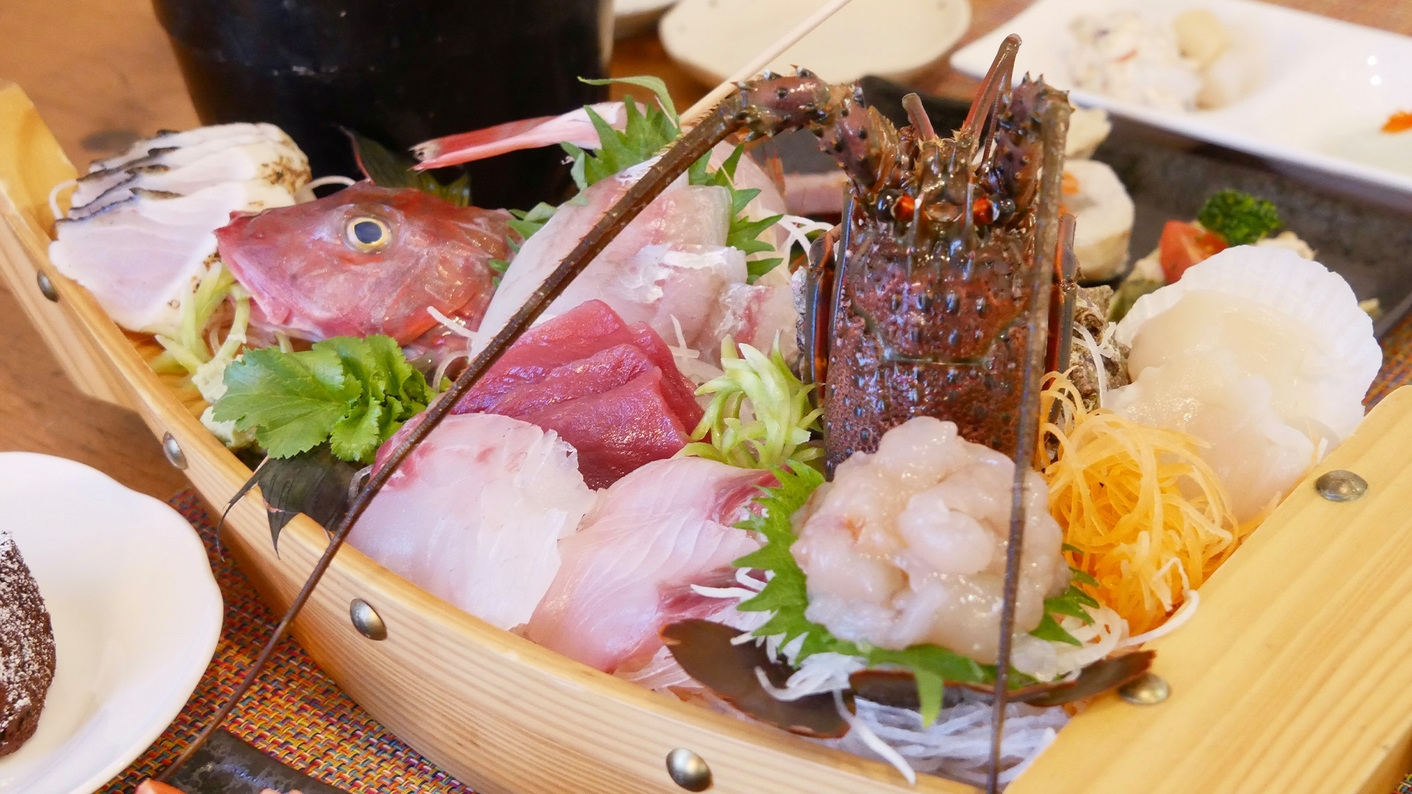 １００組限定！【飲み放題】伊勢海老のお刺身＋地魚の舟盛り+金目鯛の姿煮の付いた2食付きプラン