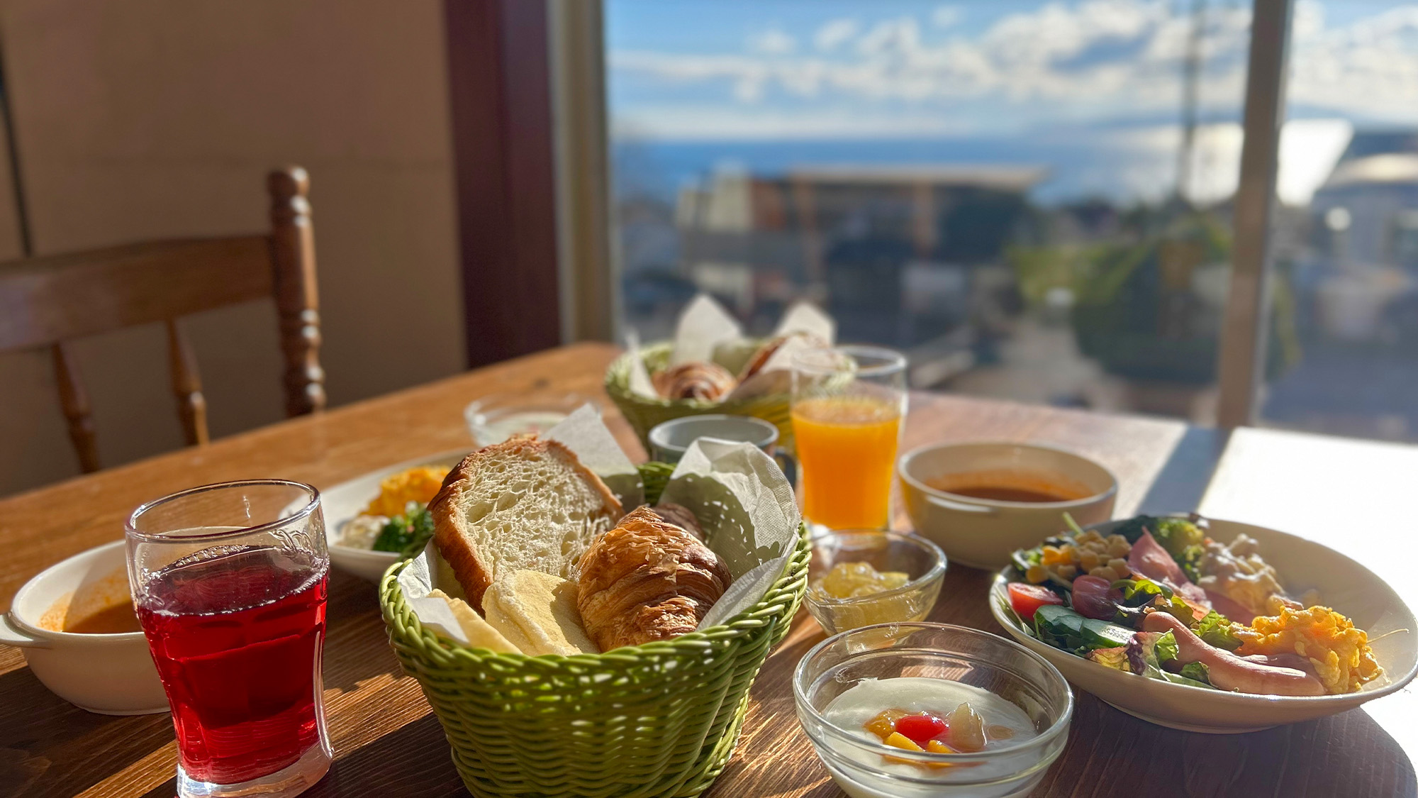 【朝食一例】海を眺めながら清々しい朝を