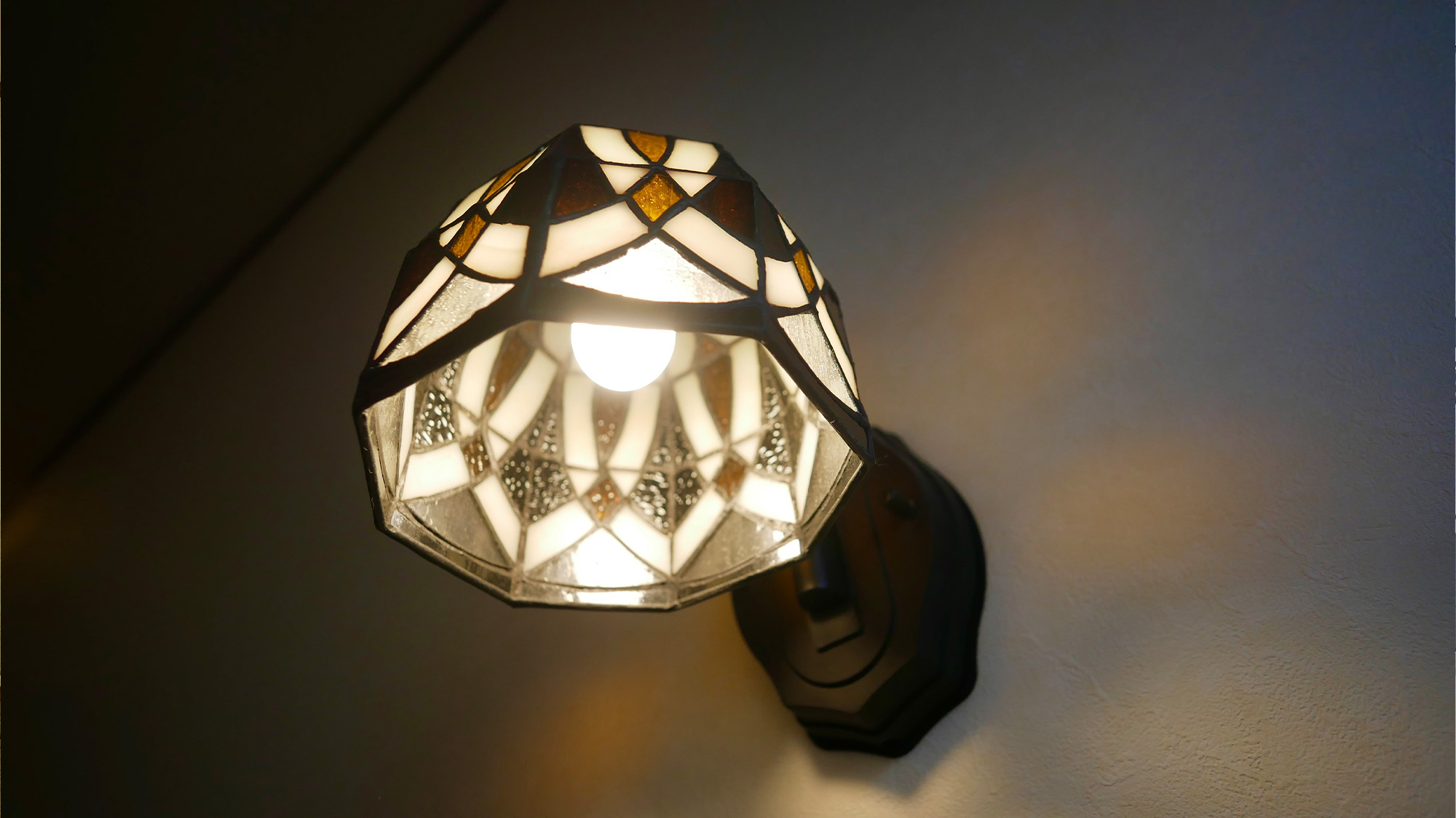 【客室照明】暖かくお部屋を照らします