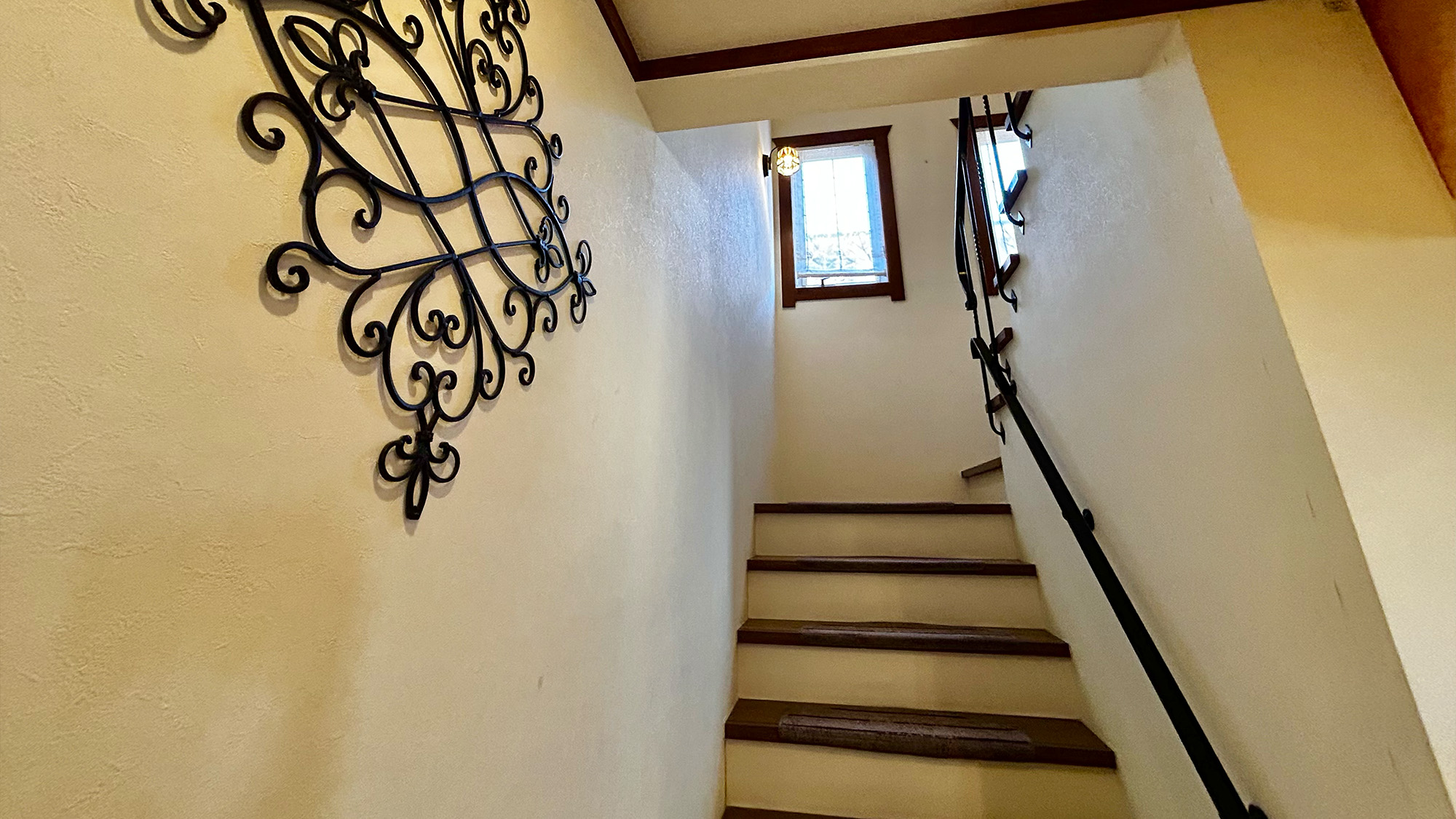 【館内】客室に続く階段