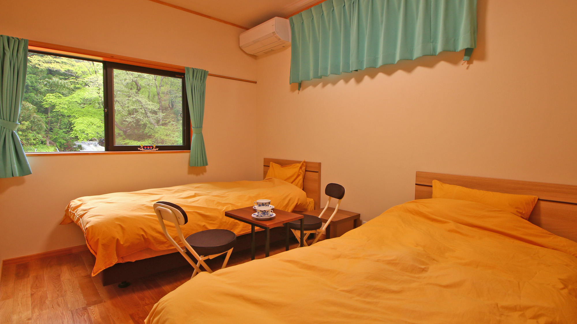 【ツイン】ゆっくりと滝を見ながら森林浴♪