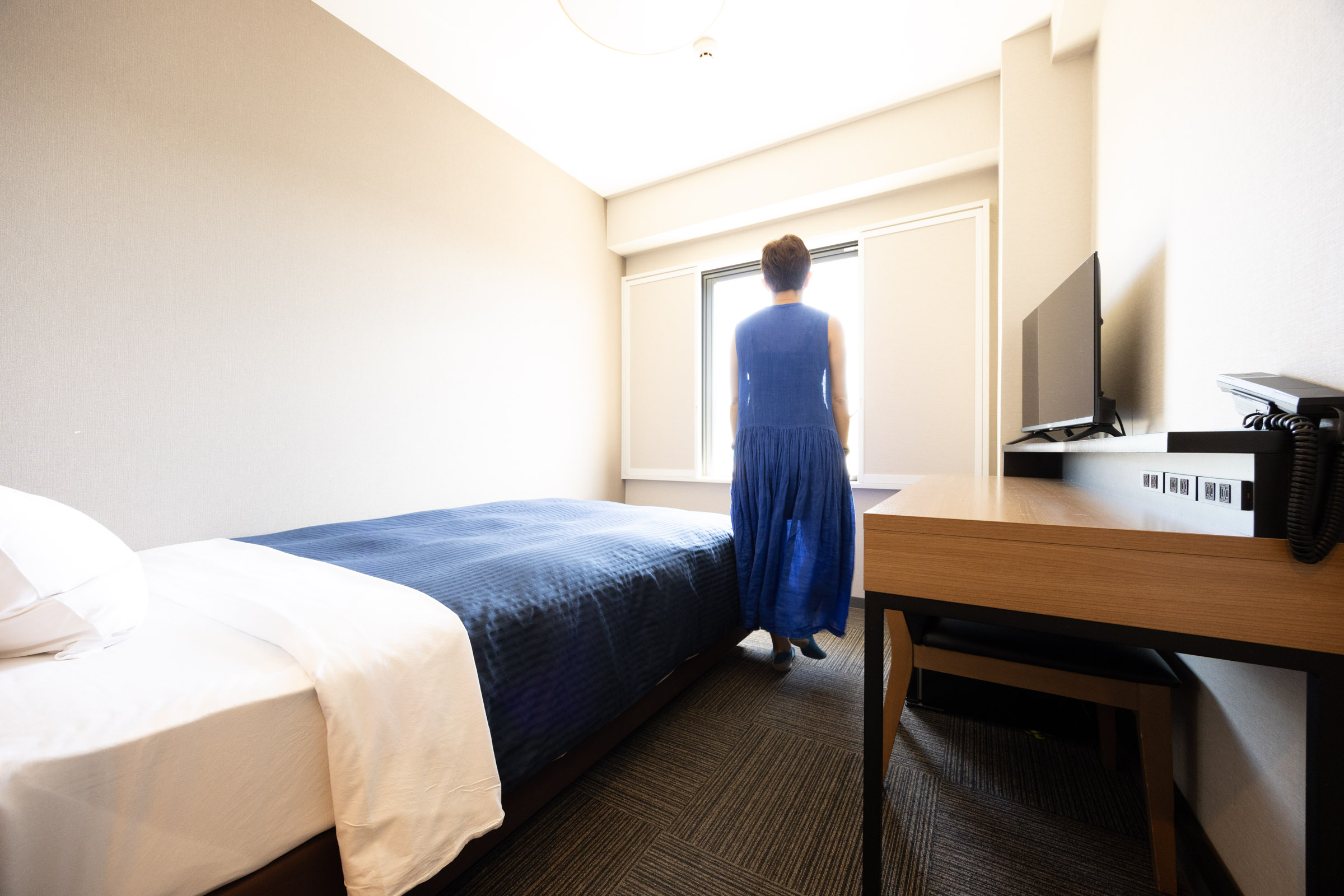 【スタンダードシングルルーム】デスクワークもはかどるはず♪