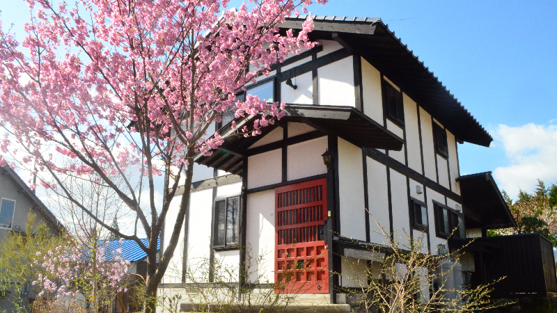 【あかね】外観。最大6名様用の和風貸別荘。