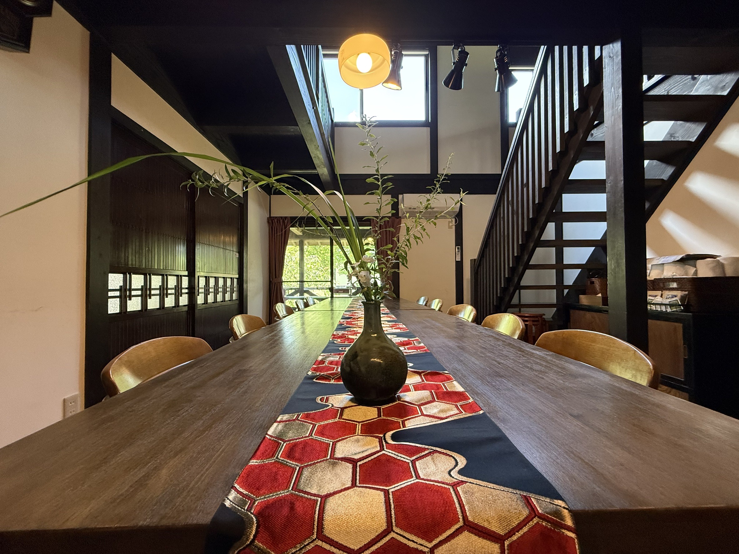 【むらさき】1階　広々としたダイニング