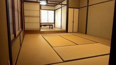 特別室（１０畳の畳の間と４．５畳の板の間の小上がり）