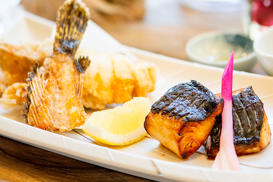 【楽天限定☆ポイント２倍】【1泊2食付】　瀬戸内の海鮮料理と展望風呂で満喫！！