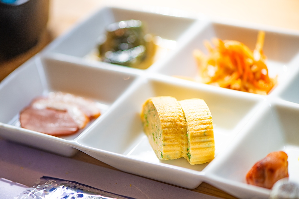 【1泊朝食付】１日の始まりはまず朝食から　☆お風呂は海の見える展望風呂へ☆