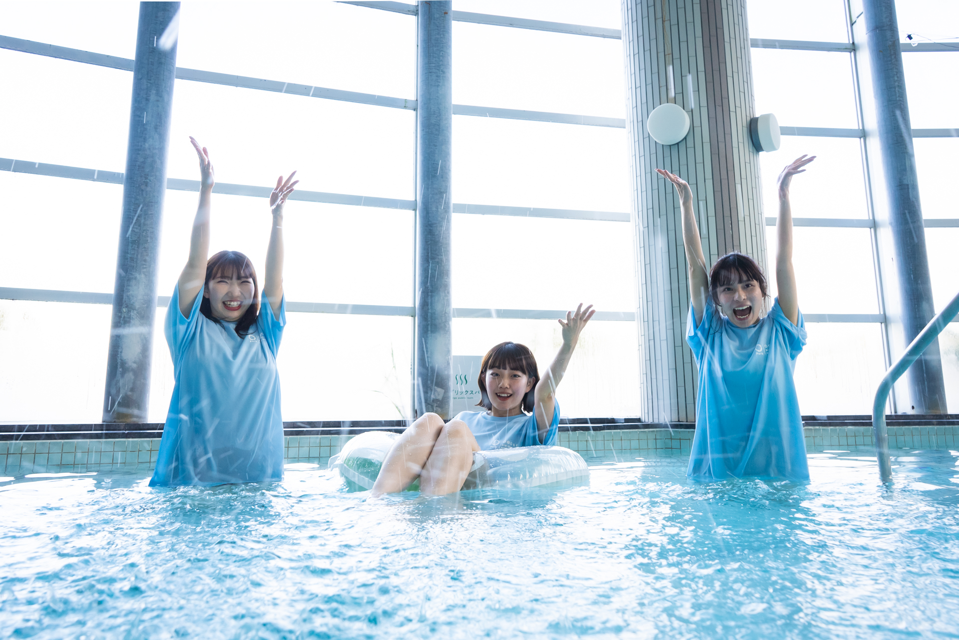 【水着スパ】ふれあい風呂｜無料貸し出しの浮き輪をご用意しております。