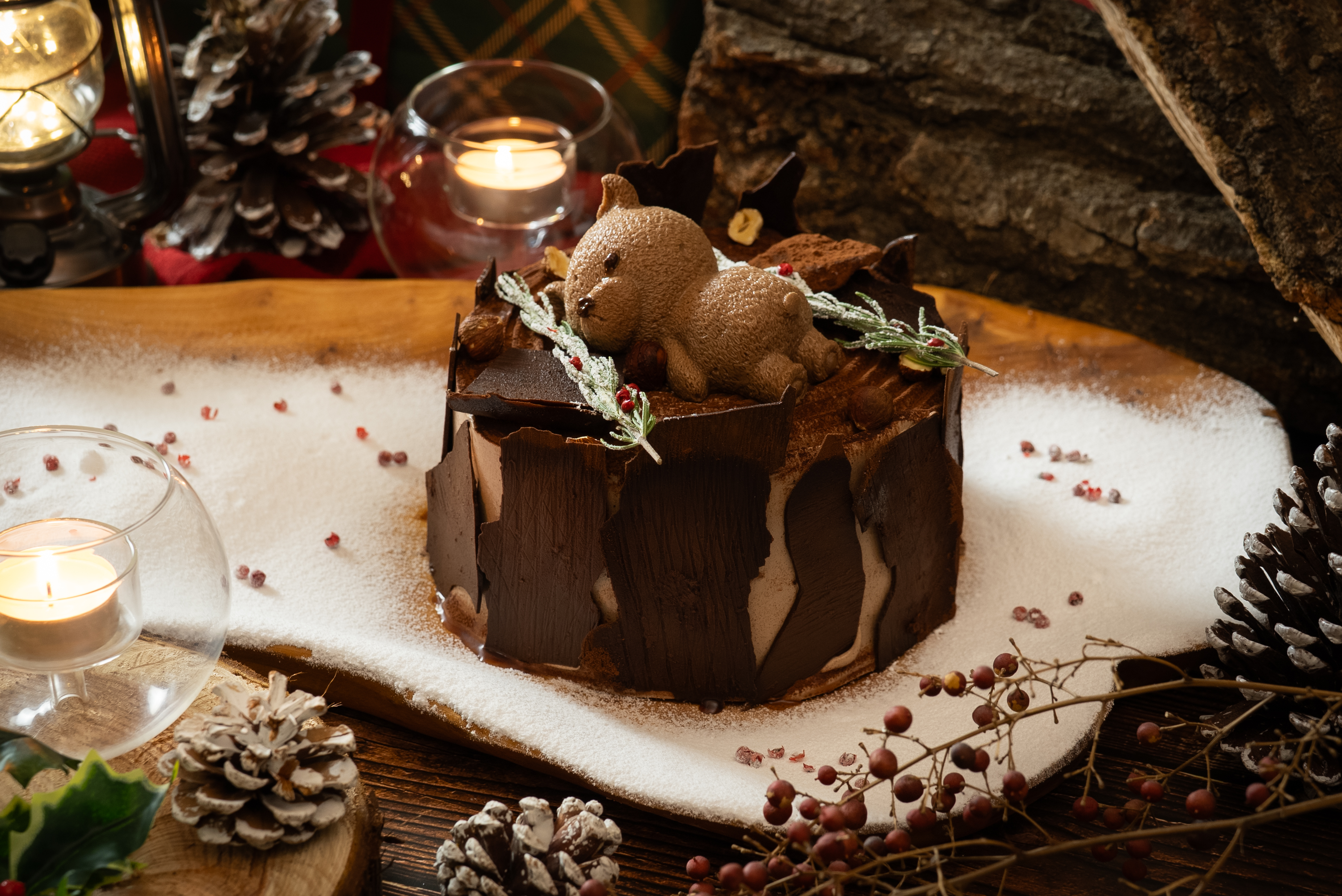 【記念日オプション】アニバーサリーケーキ｜ご提供時期により、盛り付けや内容が異なることがございます。