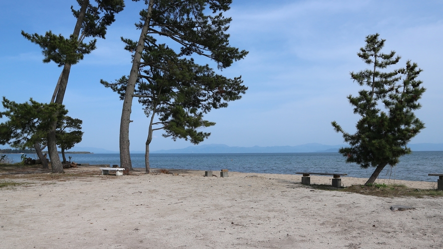 *【施設一例】琵琶湖を眺めながらベンチでのんびり♪