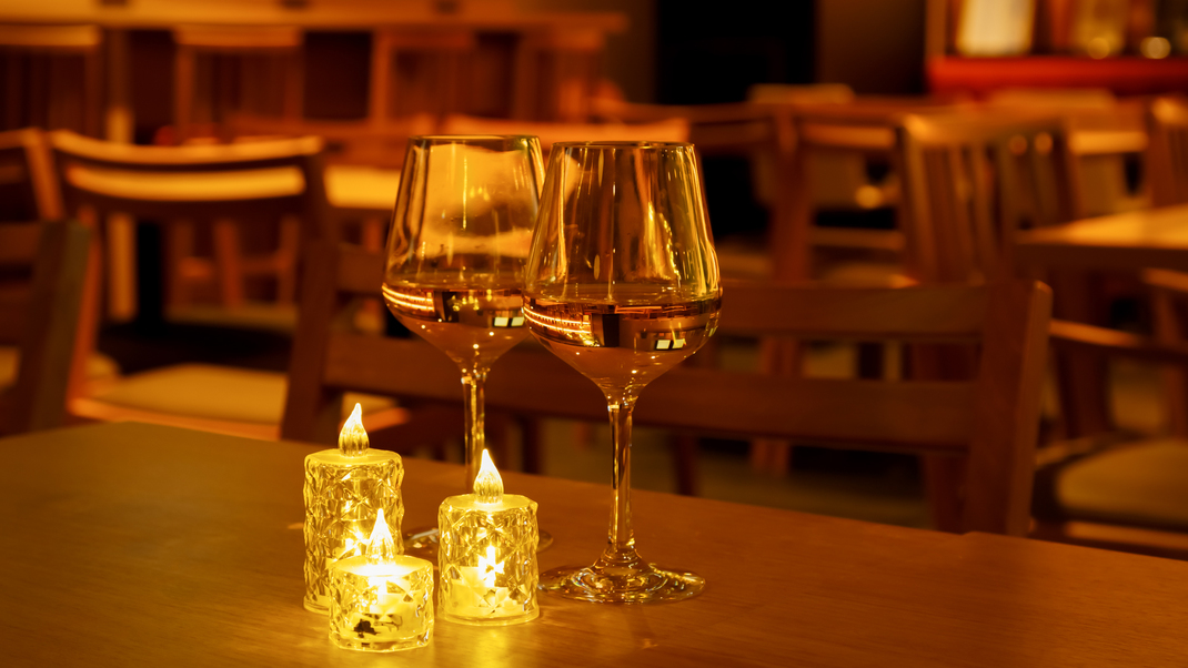 ライブラリーカフェ　ワインや神戸・灘の地酒（有料）