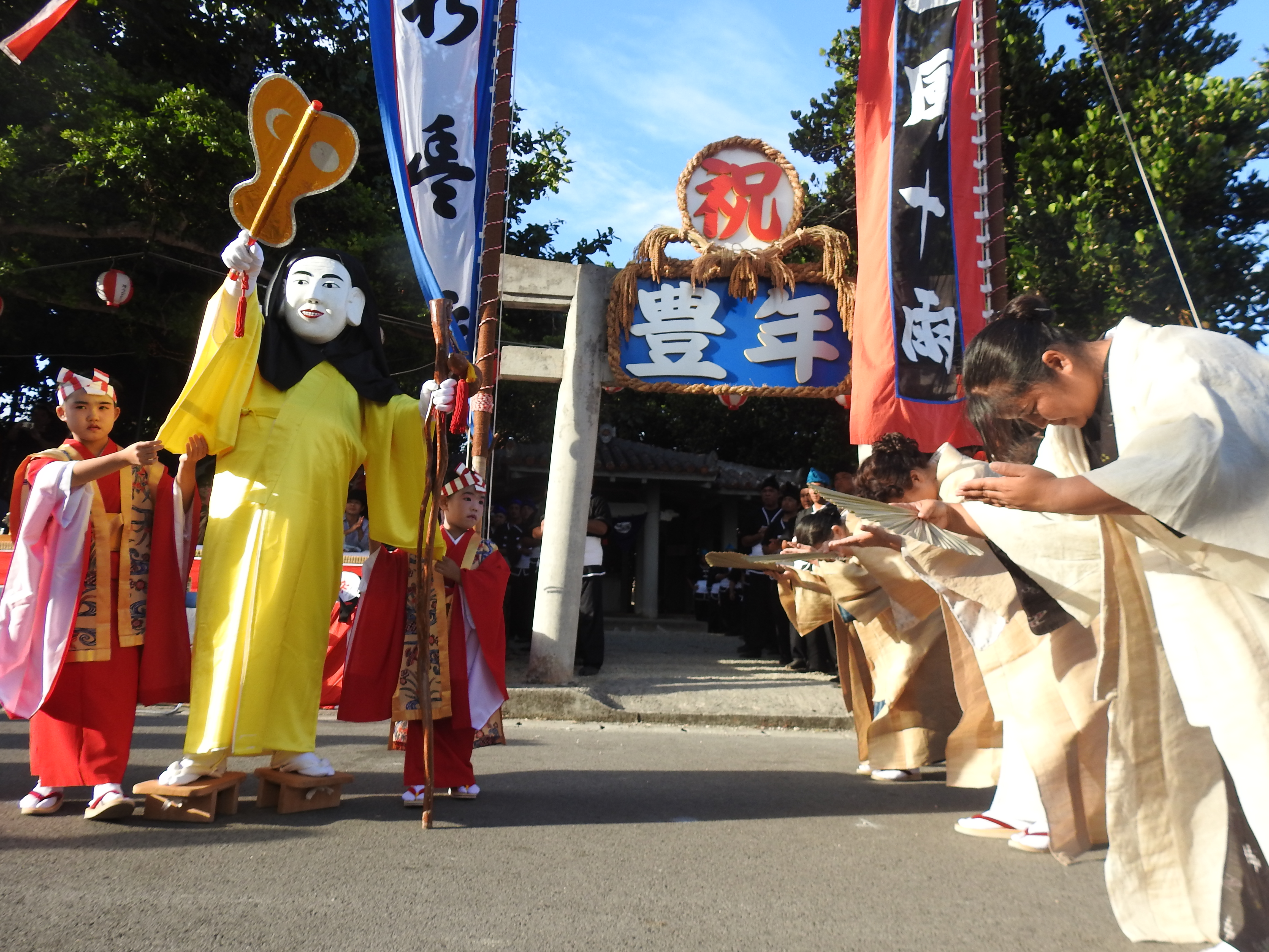 豊年祭ミルク奉納