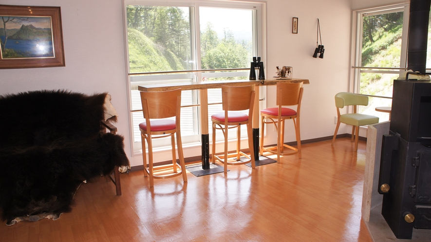 ・【こもれび荘 休憩カウンター】休憩スペースです。ご自由にお使いください