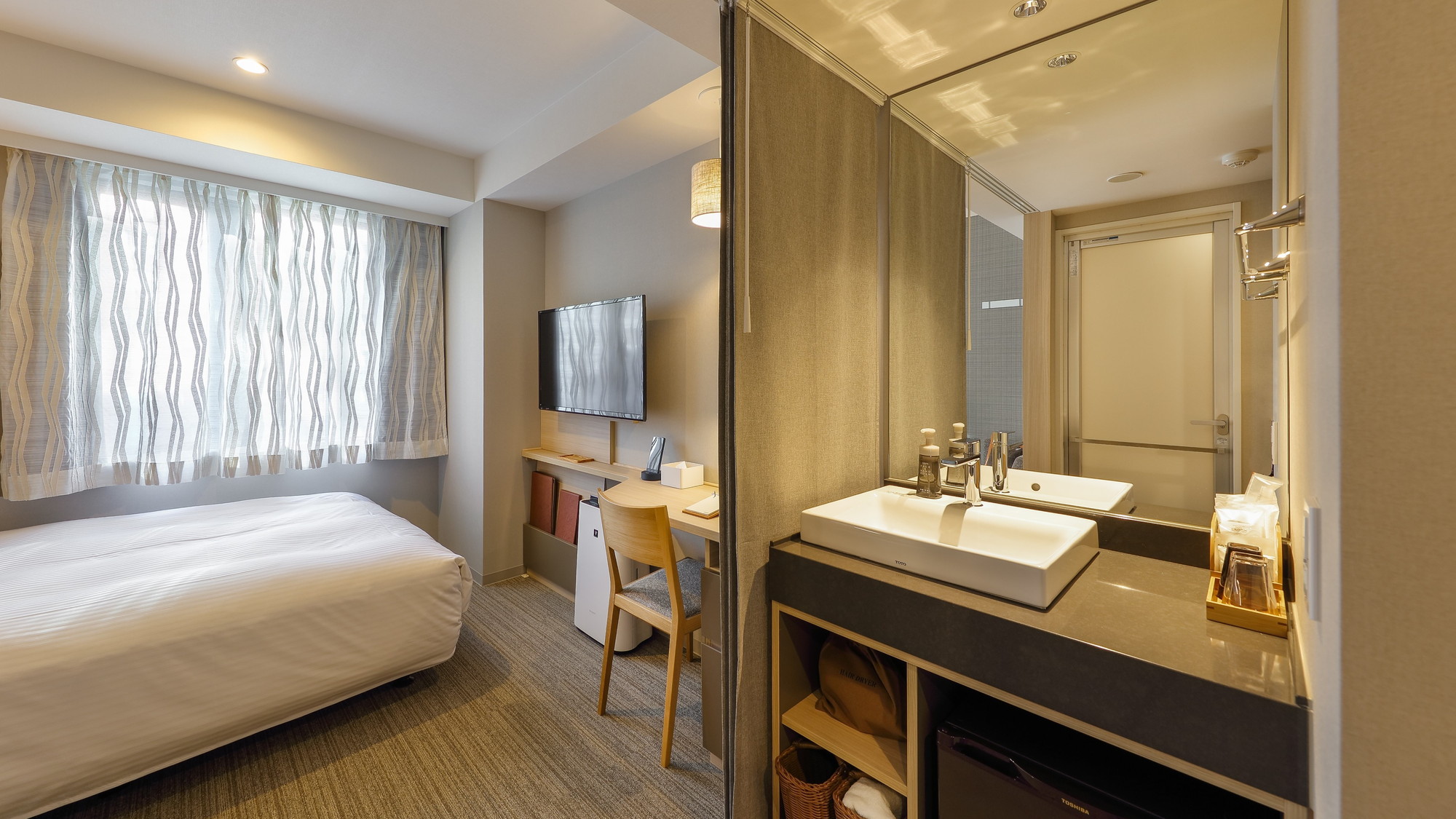 【レインシャワーダブル】多機能シャワーブース・独立洗面台・トイレ別