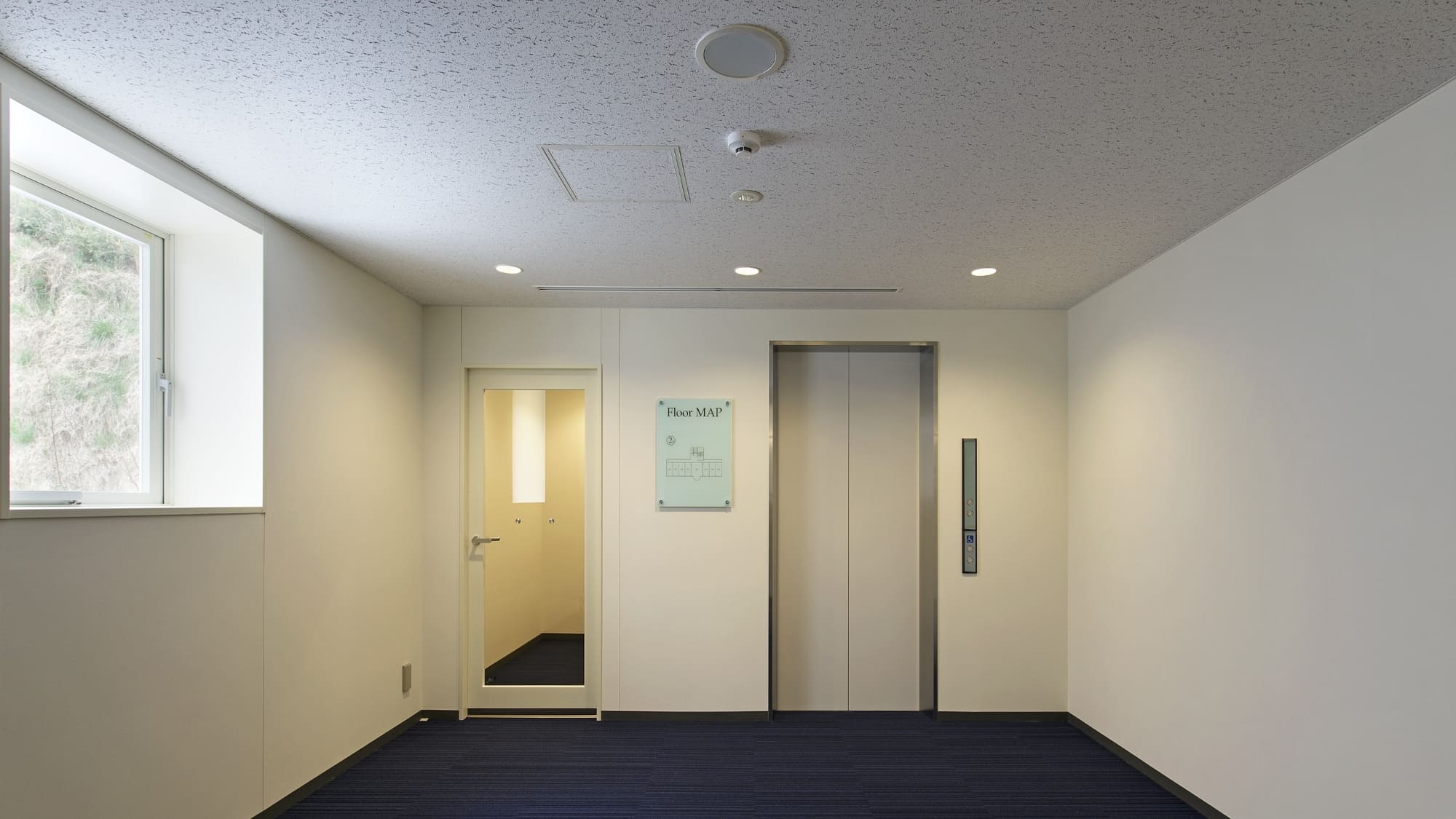 2Fエレベーター横