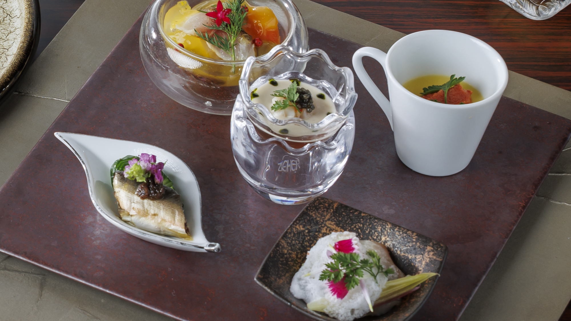 ”旬の厳選食材”『アップグレード会席フレンチのフルコース』＜ご夕食時間：19:45〜21:30＞