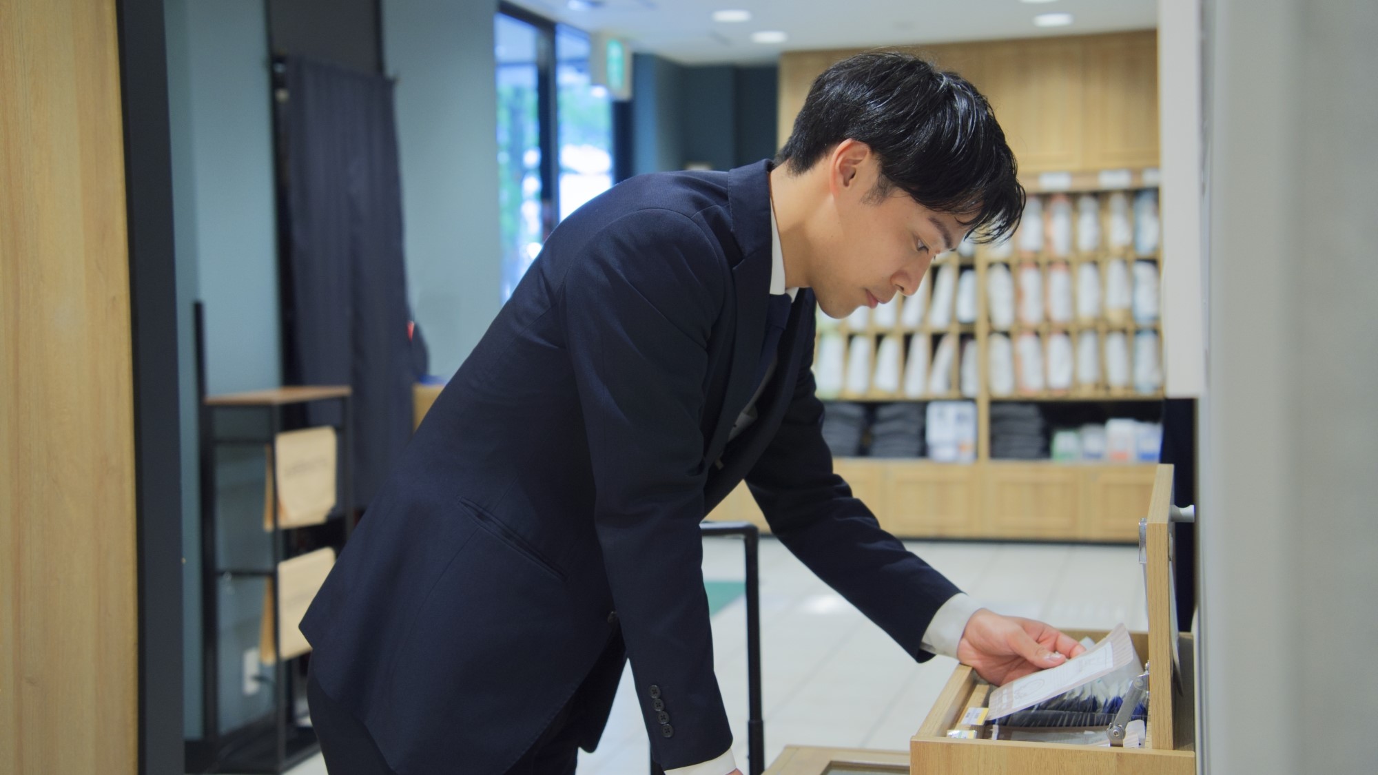 【ホテルでの一日】アメニティを選び...