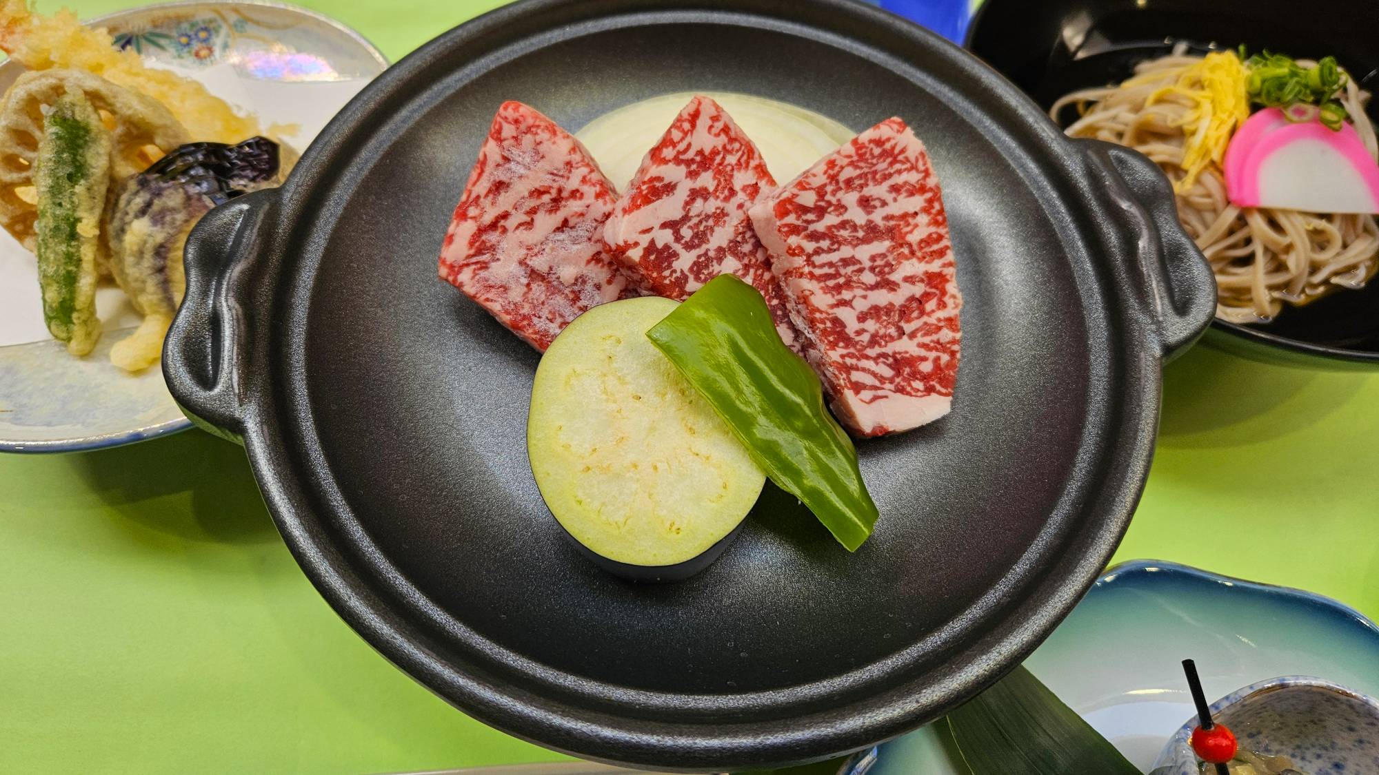 【基本会席】「国産牛の陶板焼き」お客様のお好きな焼き加減でお召し上がりいただけます◎