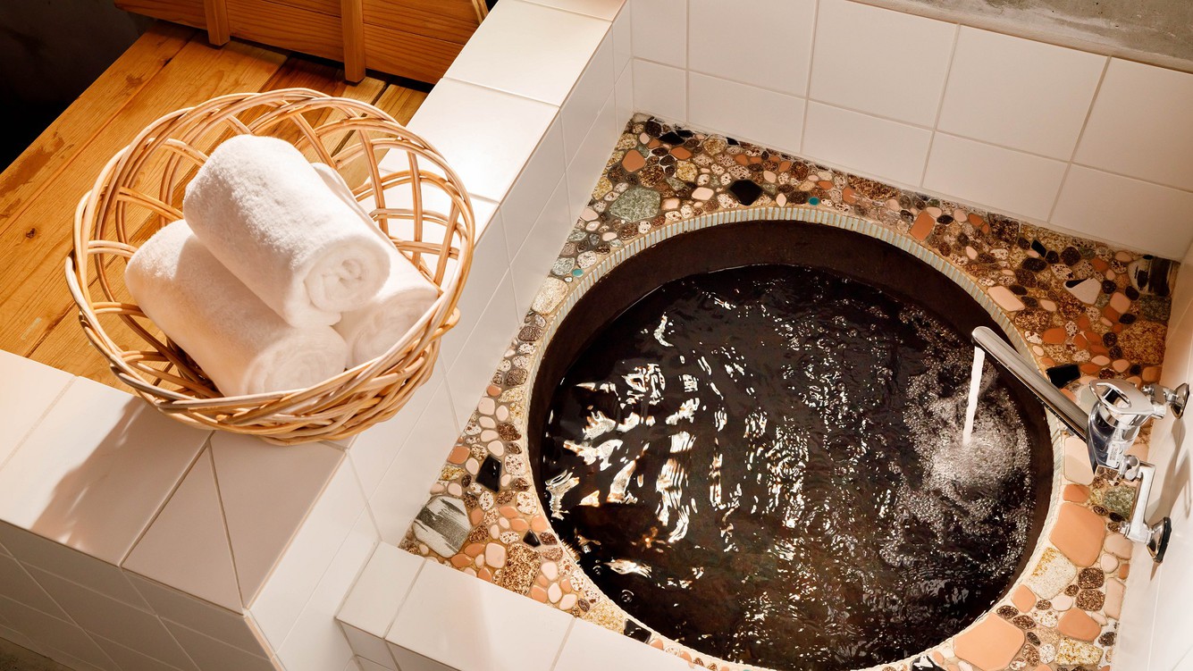 「高倉のある宿」浴ドコロ　今では珍しい五右衛門風呂をご体験いただけます