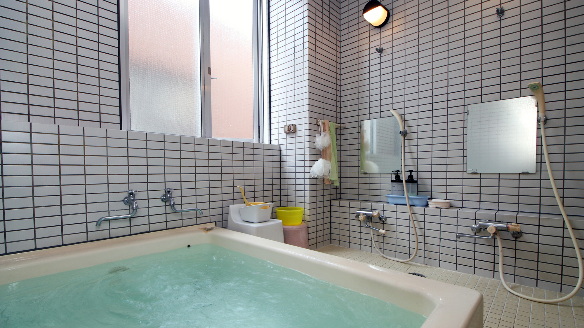 #浴室＿24時間入れる循環式の人工温泉装置「弱アルカリミネラル泉」