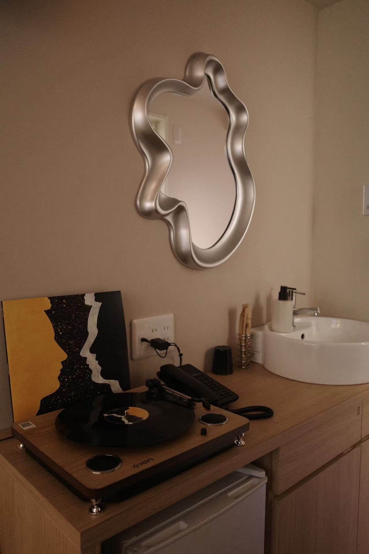 SLOW ROOM｜15：00 チェックイン