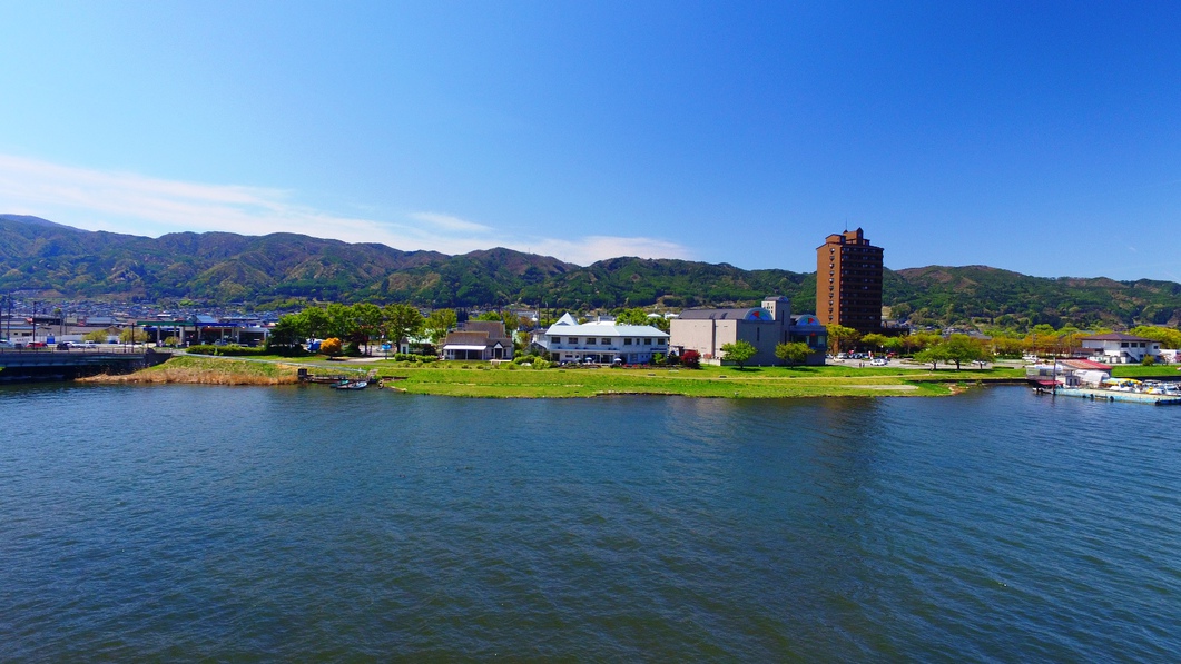 【8/15限定】＜諏訪湖祭 湖上花火大会＞客室で気兼ねなく、のんびり鑑賞できます！1泊素泊り