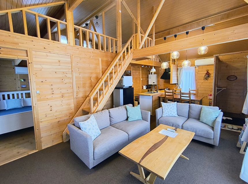 【1 Night シンプルプラン】1棟まるまる自由に使える木の温もりの貸別荘