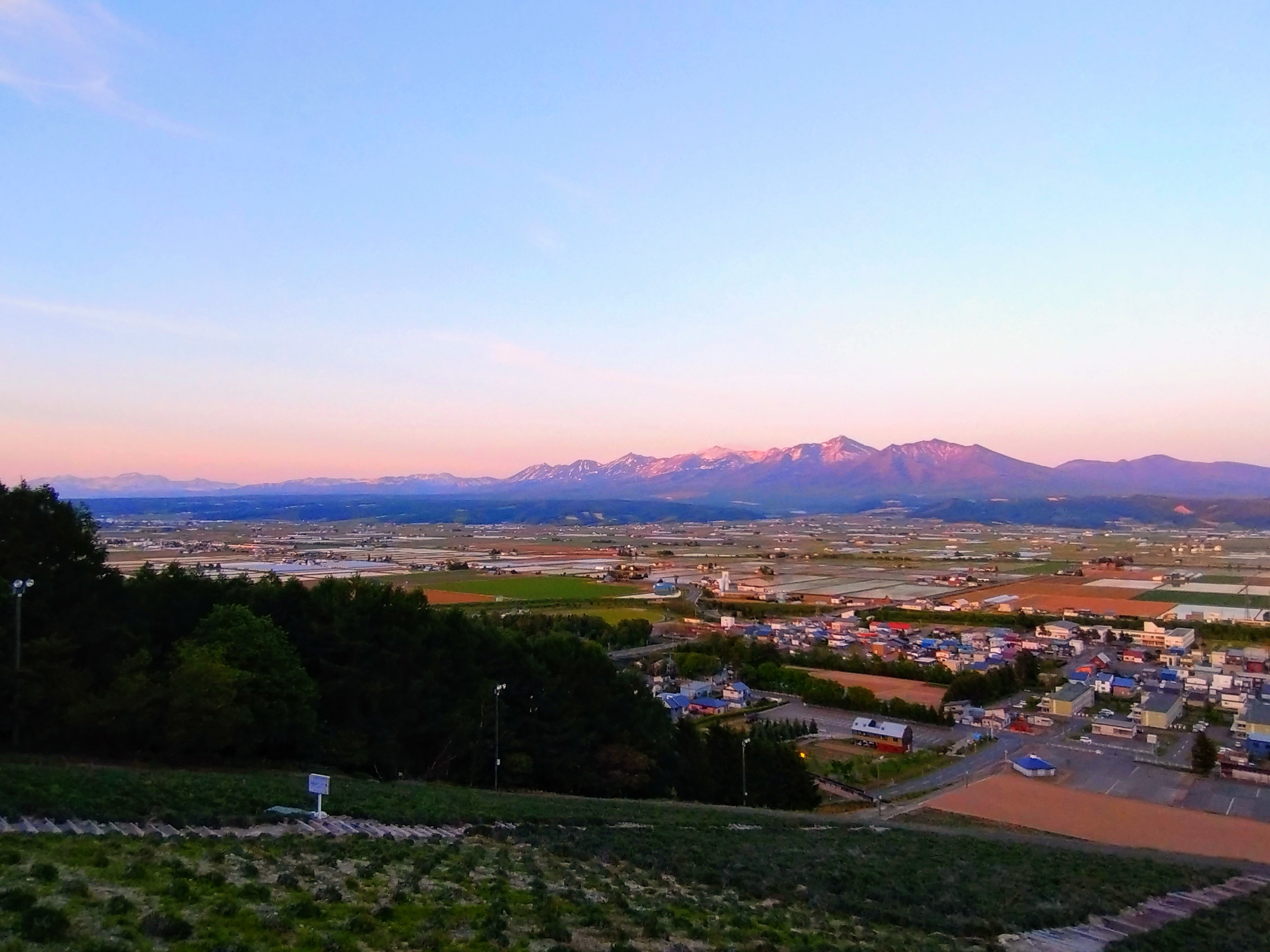 中富良野町営ラベンダー園から見た夕景