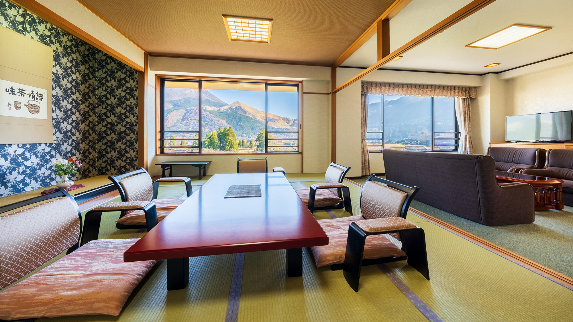 ■特別和室■由布岳の景観を愛でながら、和室でお茶を嗜む。落ち着きの空間で上質の羽休めを――