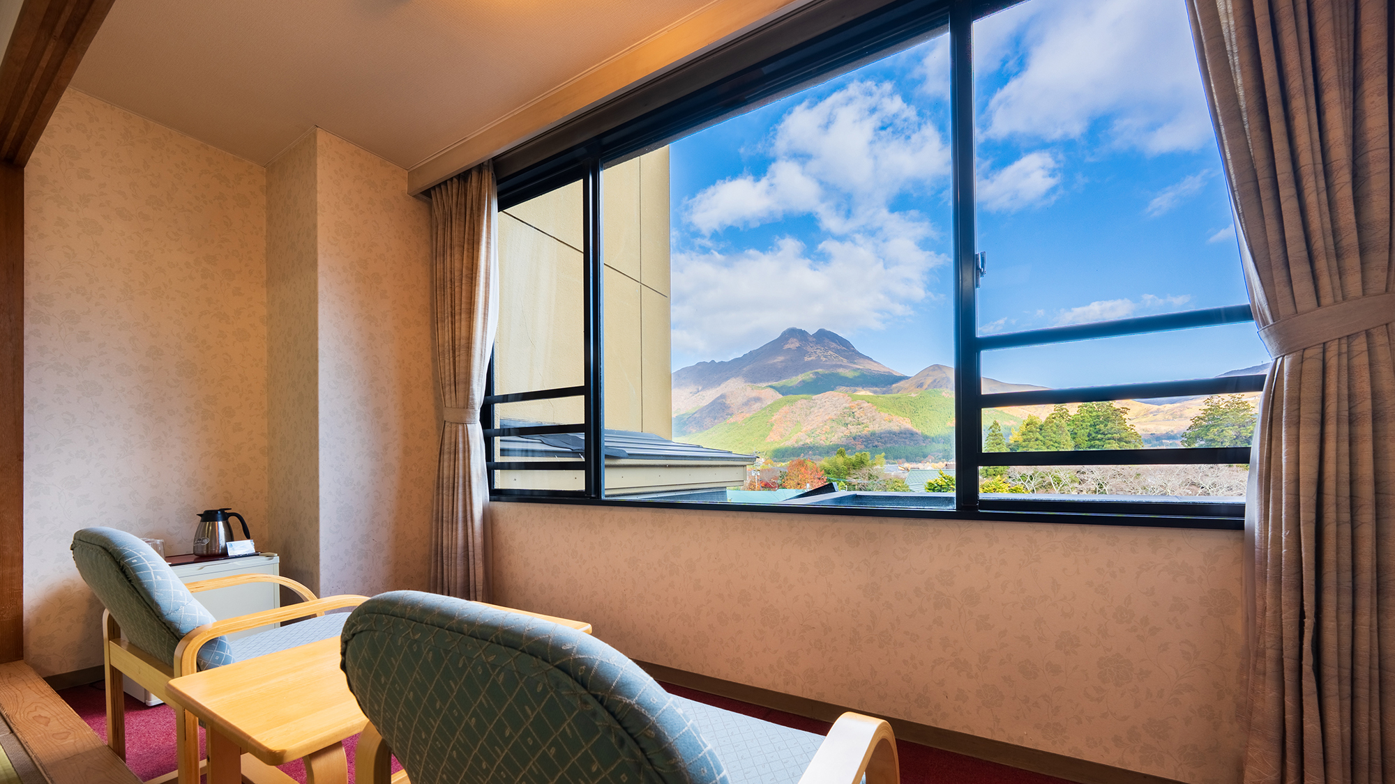 ■和室・由布岳ビュー■由布岳を眺めながらお寛ぎいただける畳のお部屋