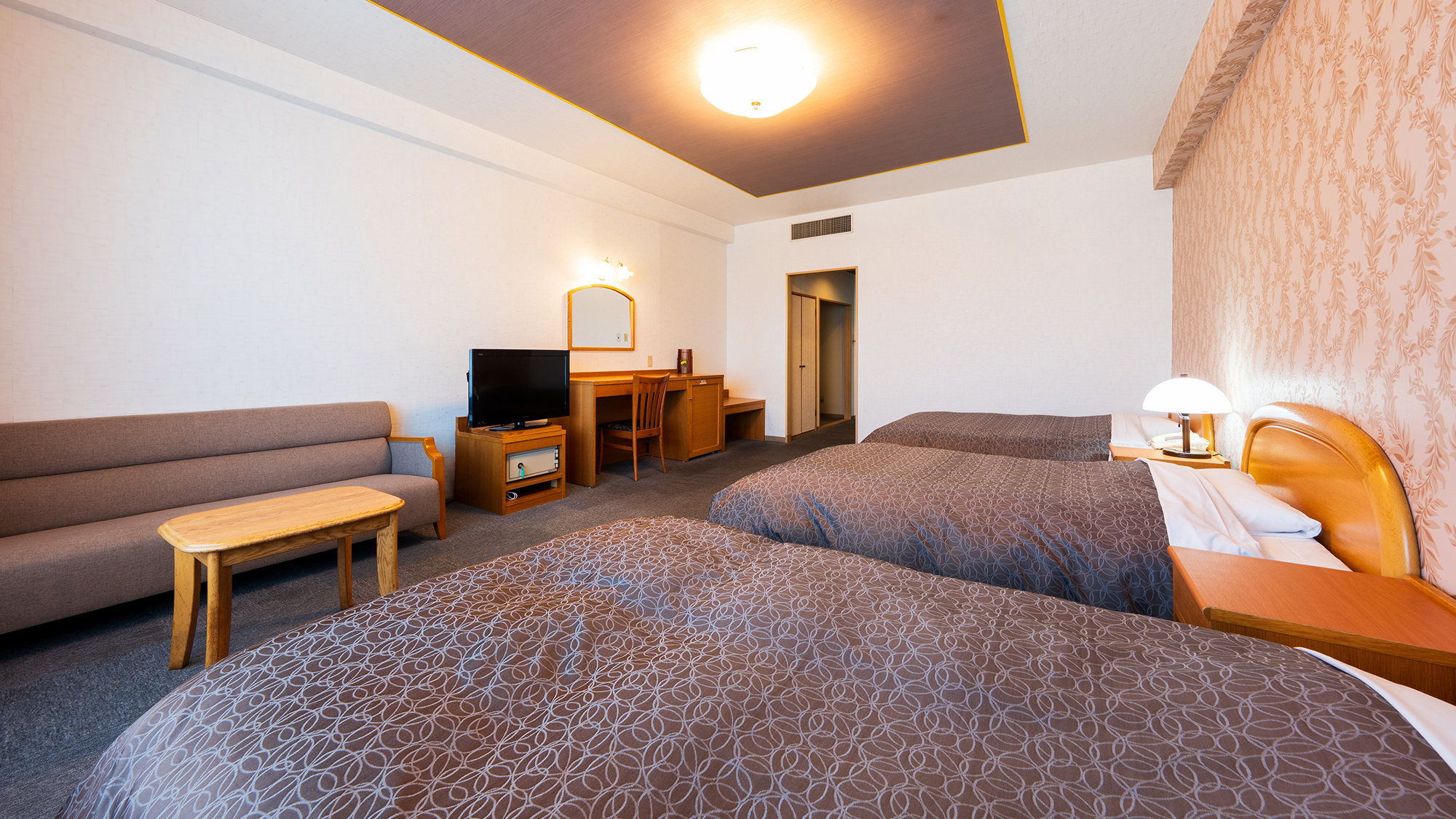 ■トリプル・由布岳ビュー■空色や茜色、季節や時間帯で背景が変わる、由布岳をお楽しみください