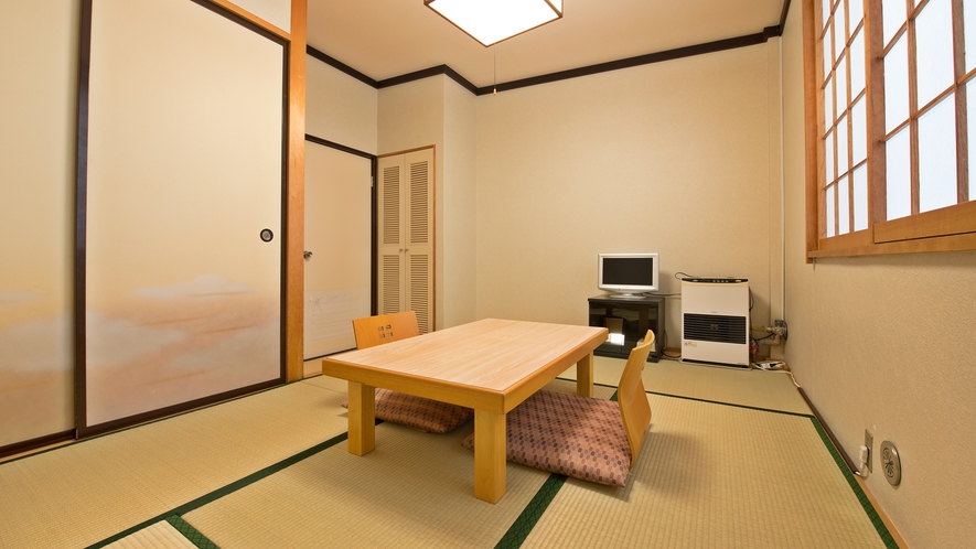 *いずみ荘・和室/シンプルな和室でお寛ぎください。