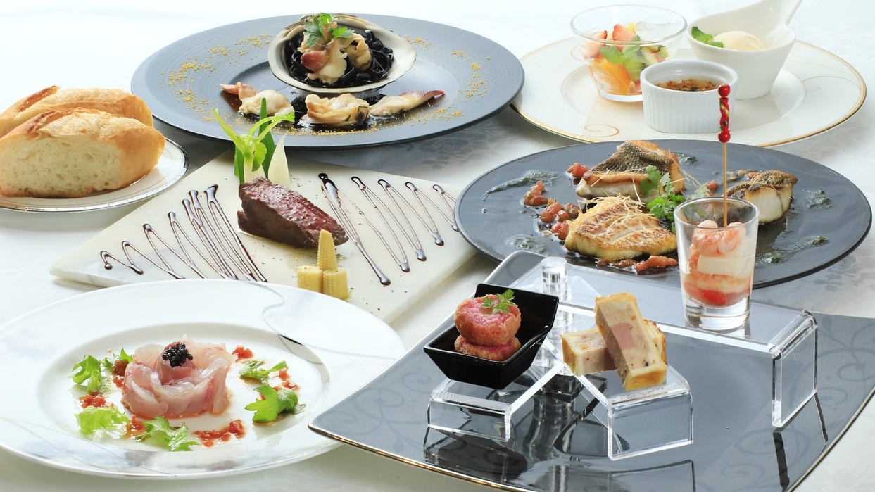 【おまかせ客室でリーズナブル】5種から選べる本格ディナーコース■朝食は和洋お好みで／夕朝食付