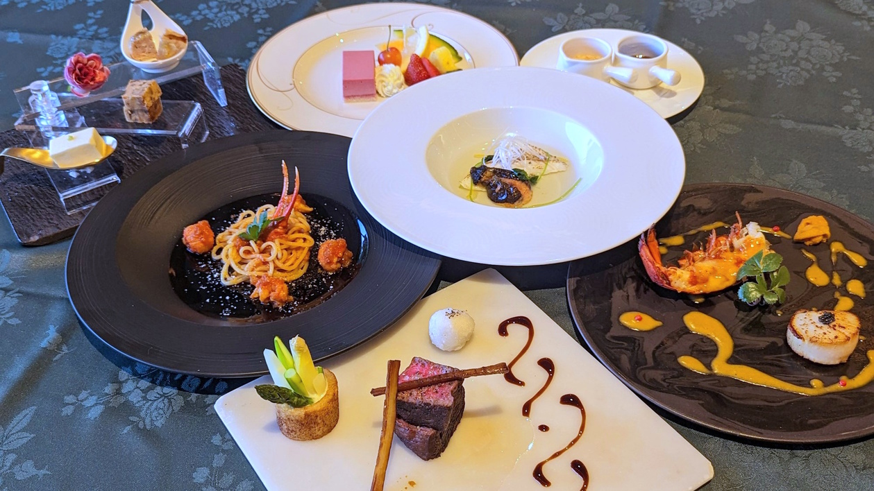 【おまかせ客室でリーズナブル】5種から選べる本格ディナーコース■朝食は和洋お好みで／夕朝食付