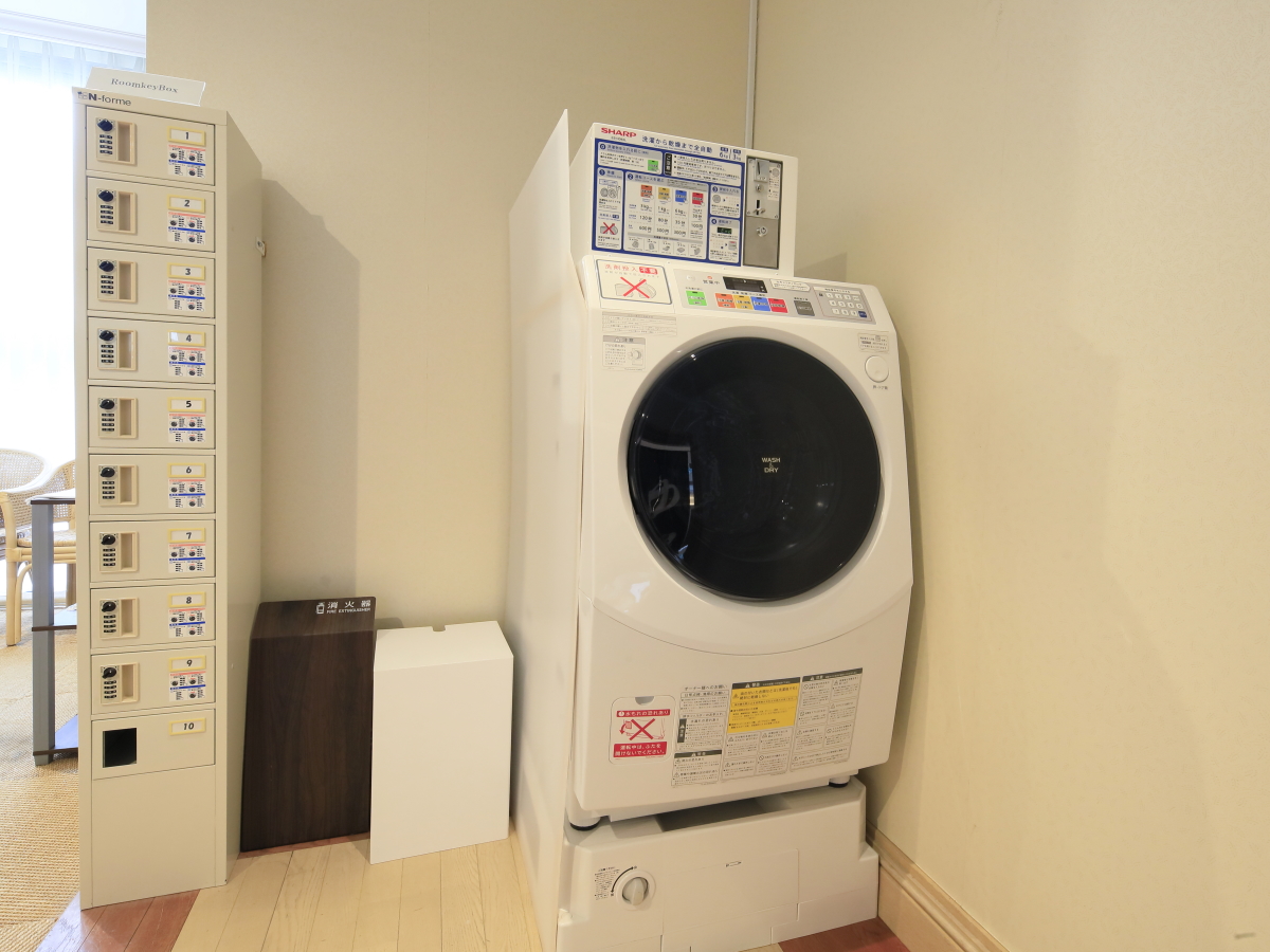 貴重品ロッカー／コインランドリー（大浴場）