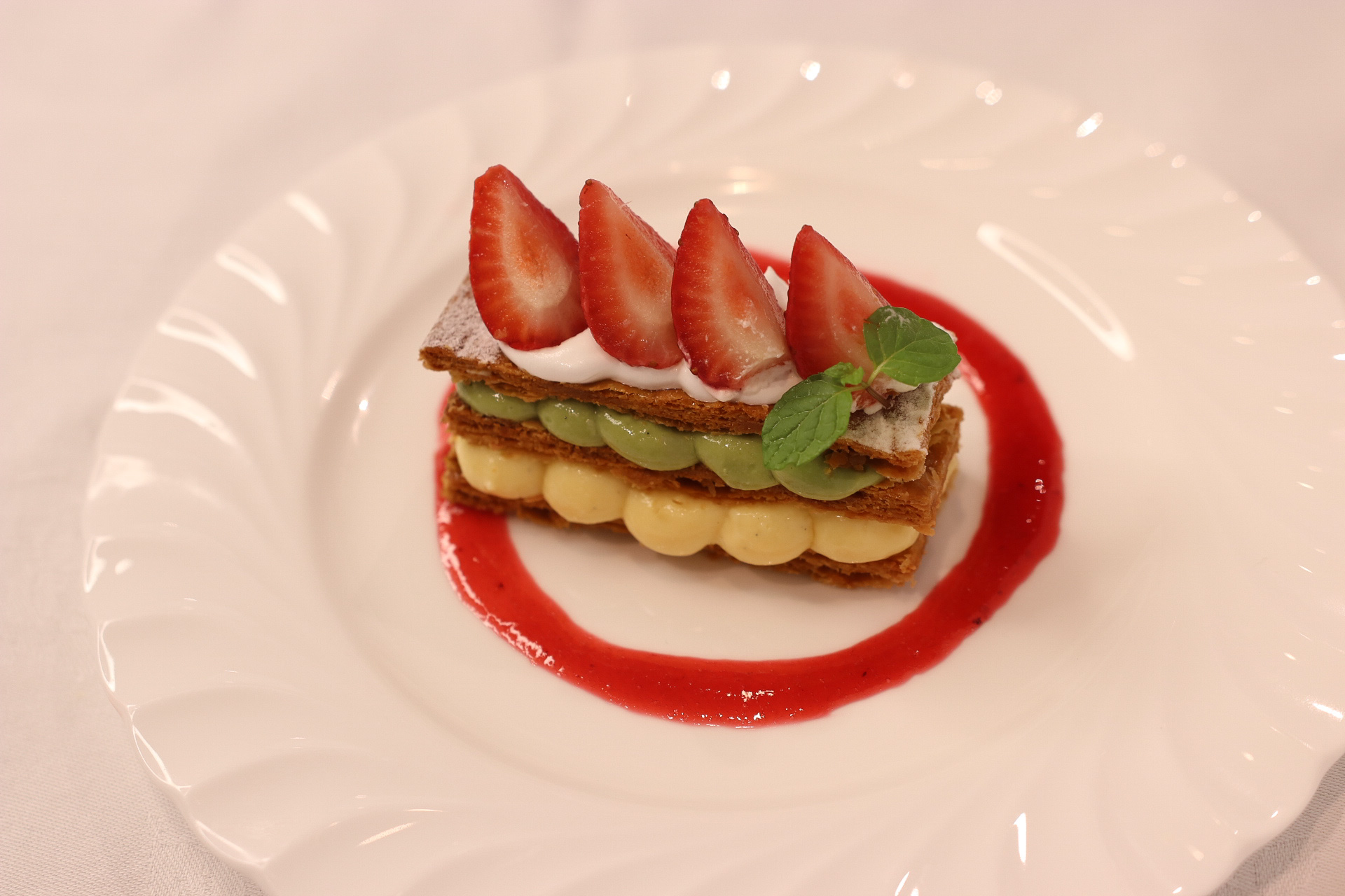 ランチデザート：苺とピスタチオクリームのミルフィーユ ※冬限定