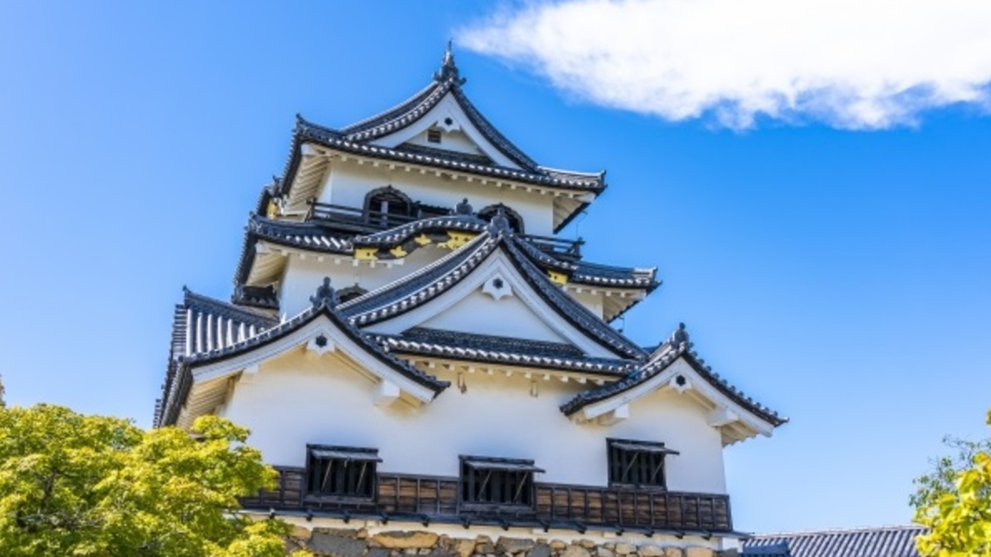 【滋賀】国宝に指定されている彦根城。天守はもちろん、博物館もあり見所いっぱいです