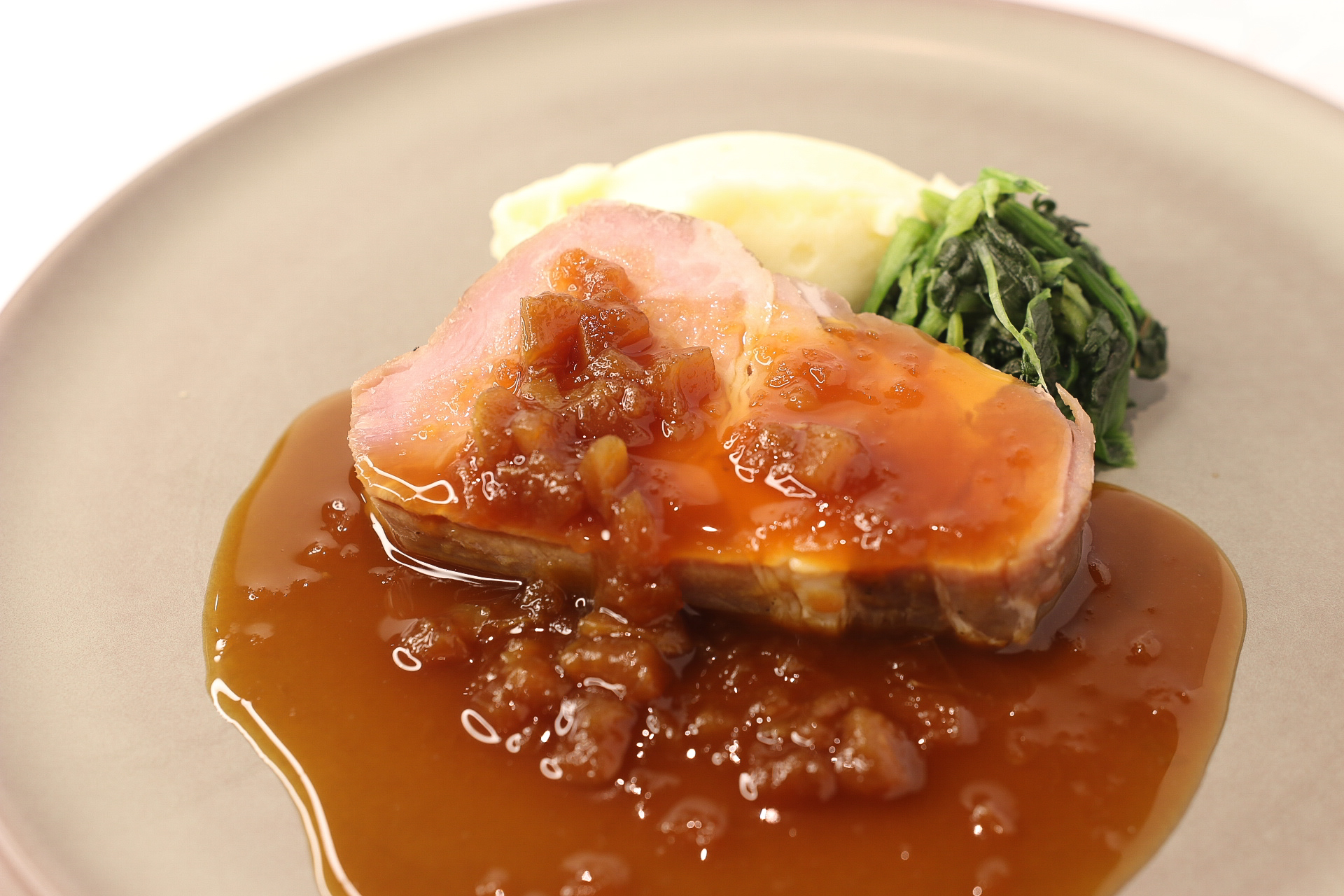 ランチメイン：厚切りポークのスーヴィット ※冬限定