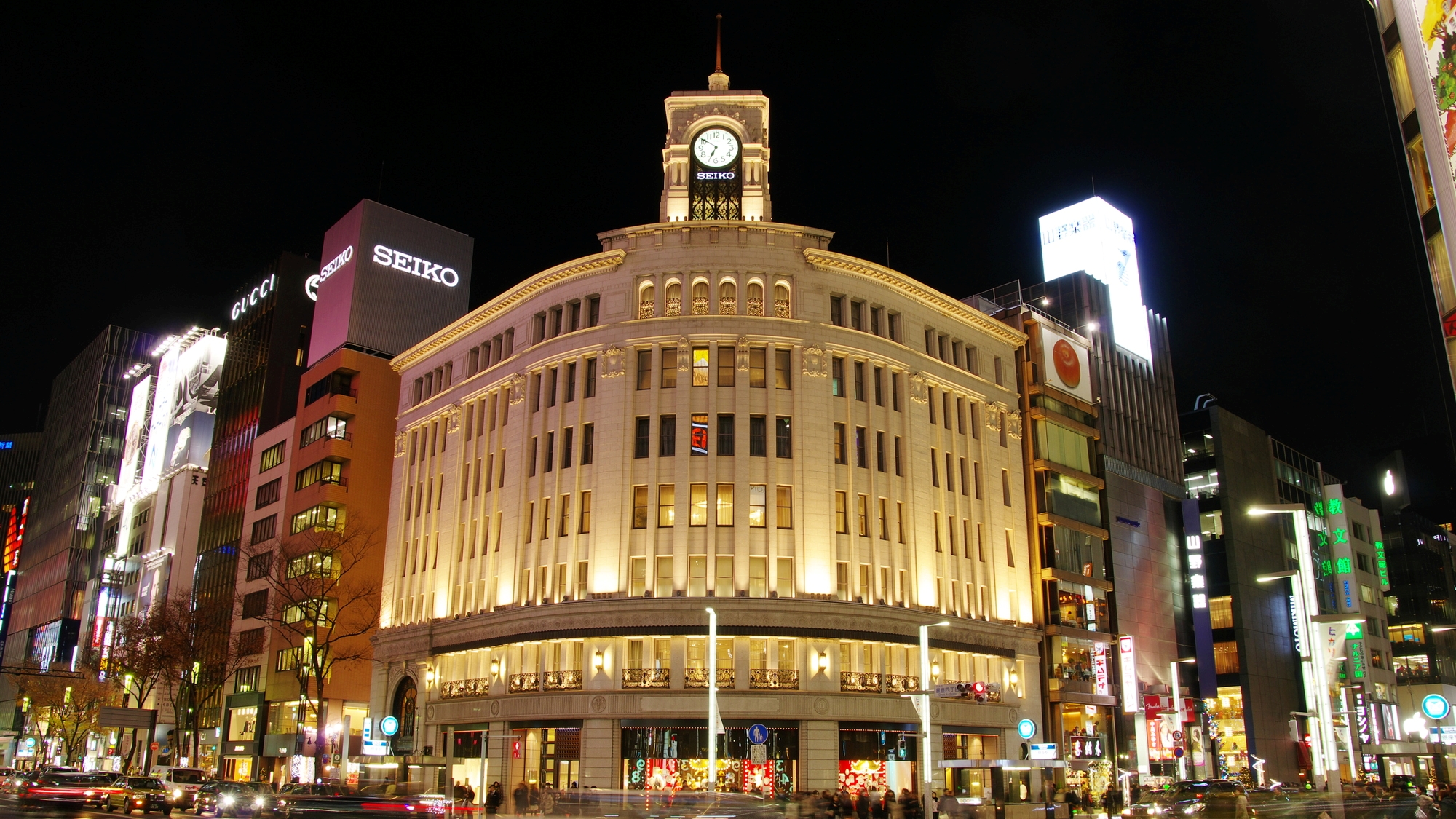 【当館から徒歩約６分】銀座和光本店：銀座のランドマークで、時計塔がシンボルの歴史的建造物です。