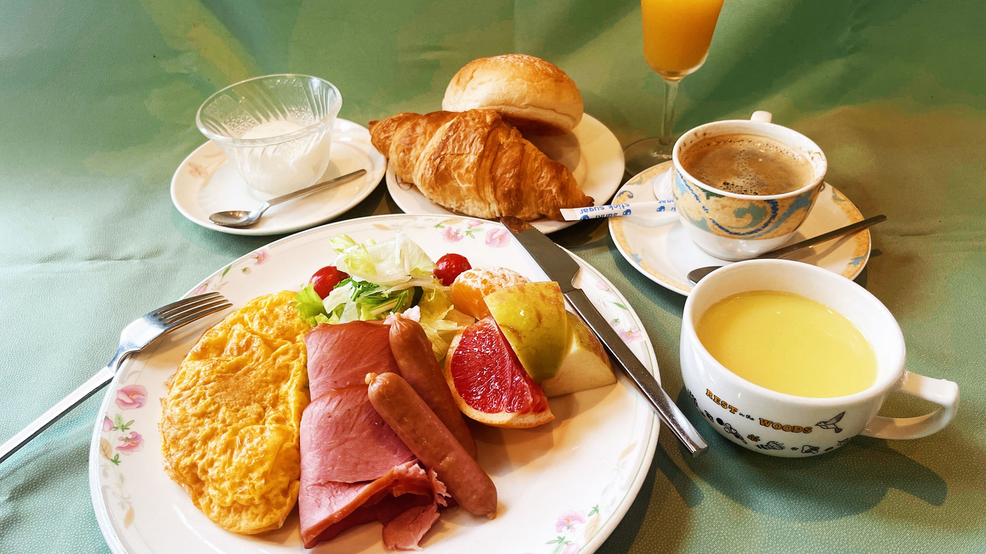 ■2食付きプラン■お食事は白樺湖を望むレストランで♪夕食はステーキメインのセットメニュー！
