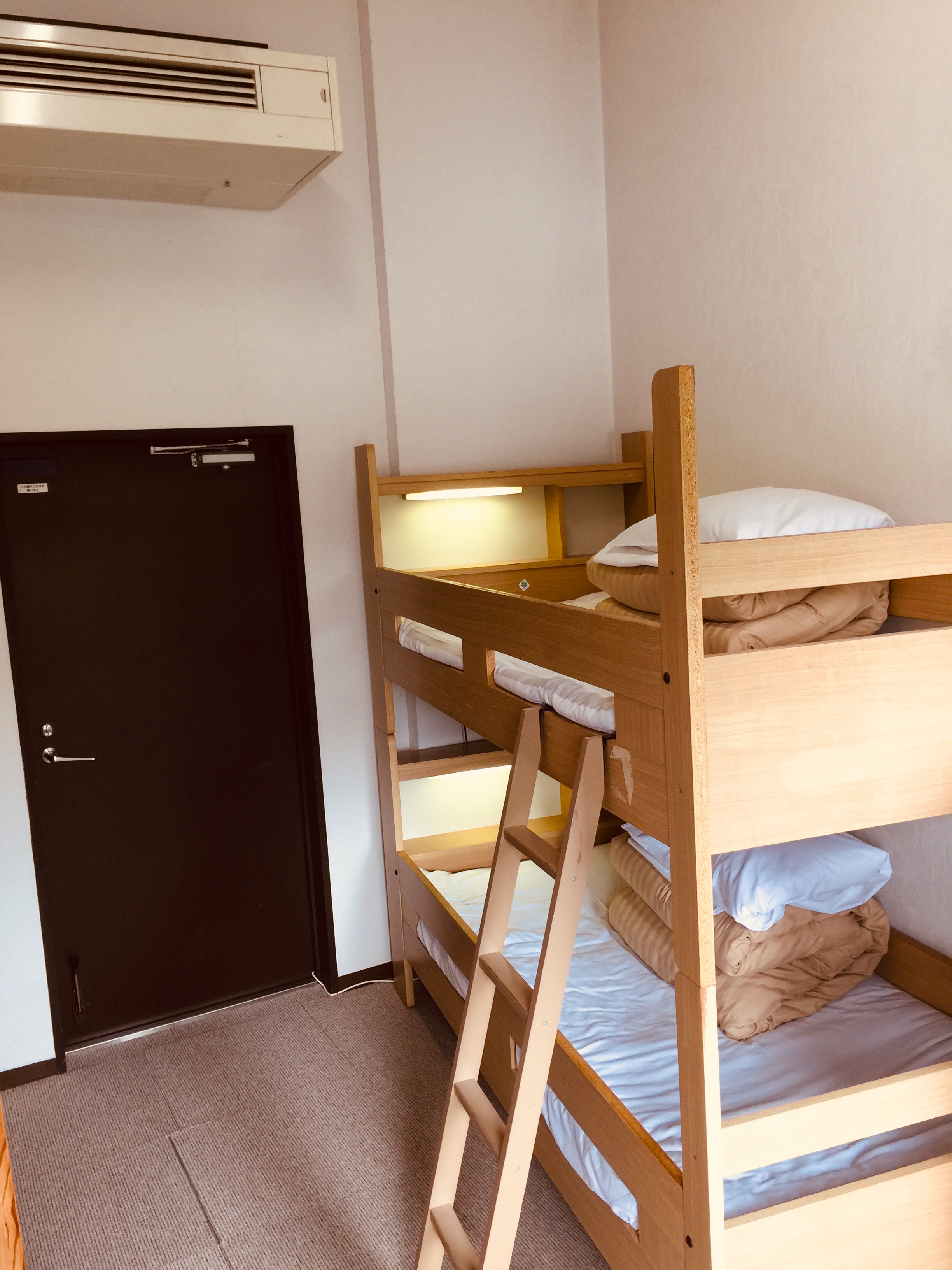■2段ベッド2台のお部屋■※共用トイレ、バス無し