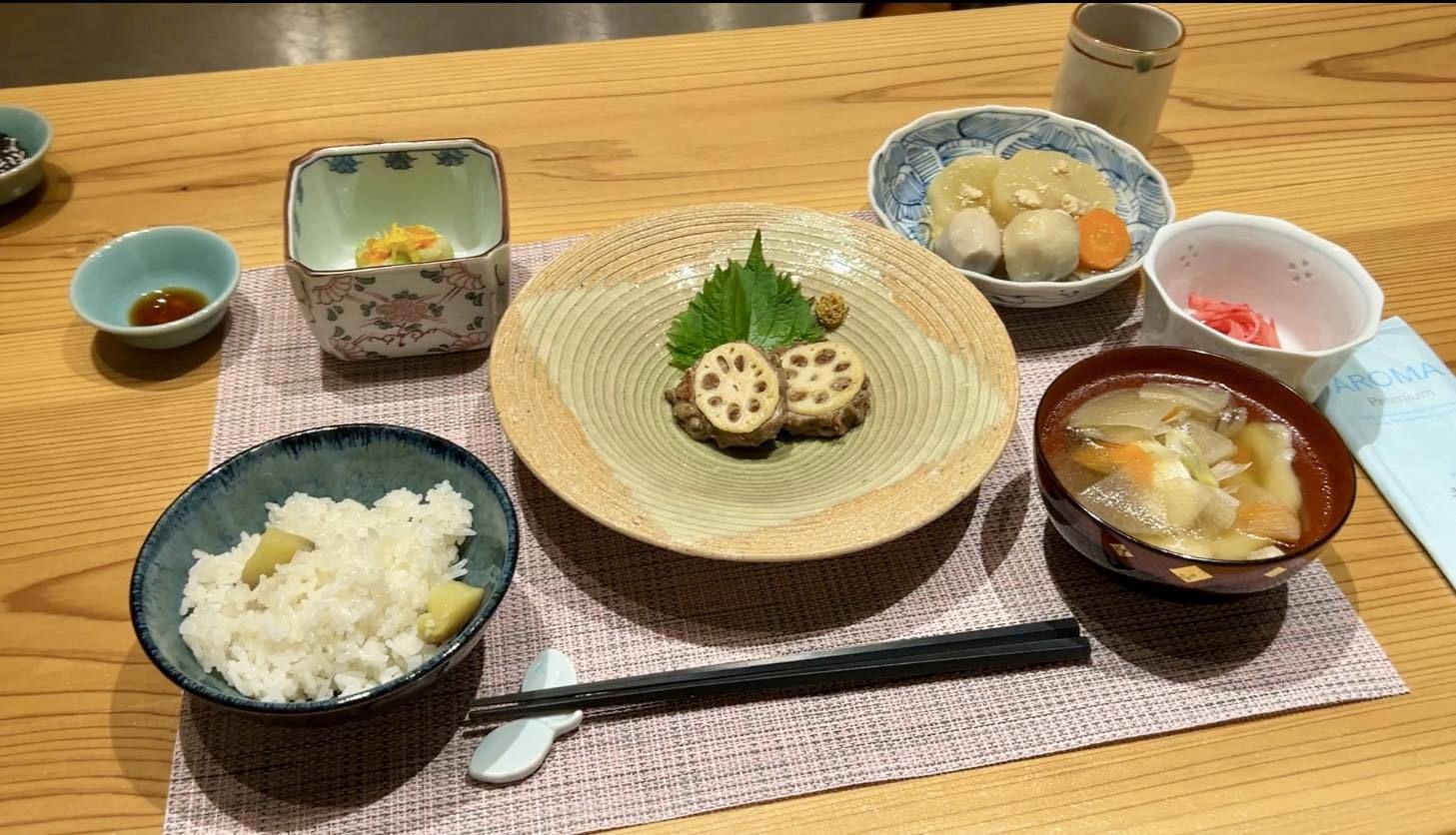 【夕朝食付き】地元のお母さんと郷土料理”はっと汁”作りを体験　暮らしに触れる旅＜一棟貸切の別荘宿＞